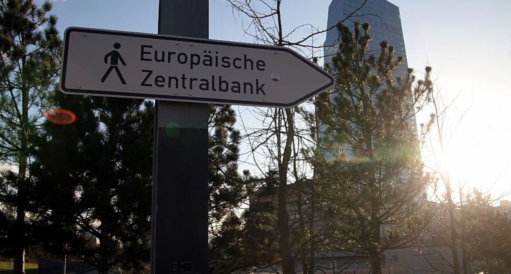 Griechenlands Notenbankchef sieht EZB-Zinsprognosen kritisch